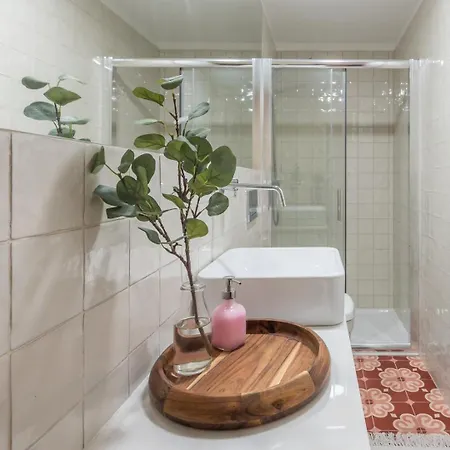 Guestready - Lofted Getaway In Downtown Apartment Porto