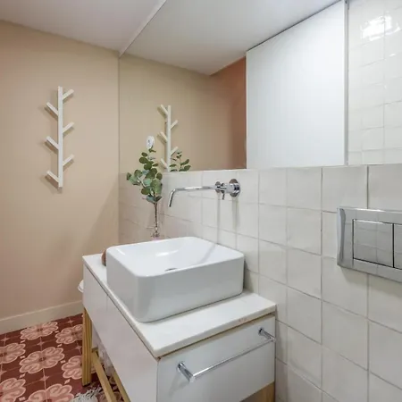 Guestready - Lofted Getaway In Downtown Apartment Porto